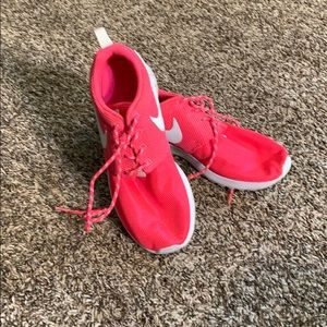 Pink nike shoes